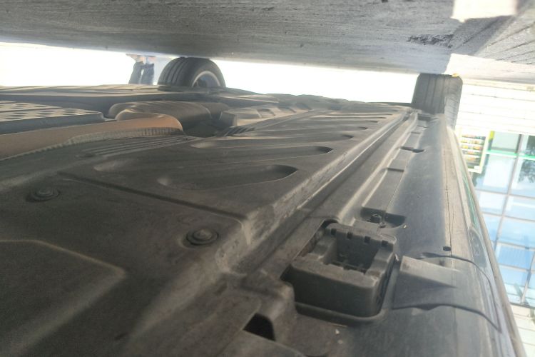 奔驰C级 2019款 C 180 L 时尚型运动版局部细节9001