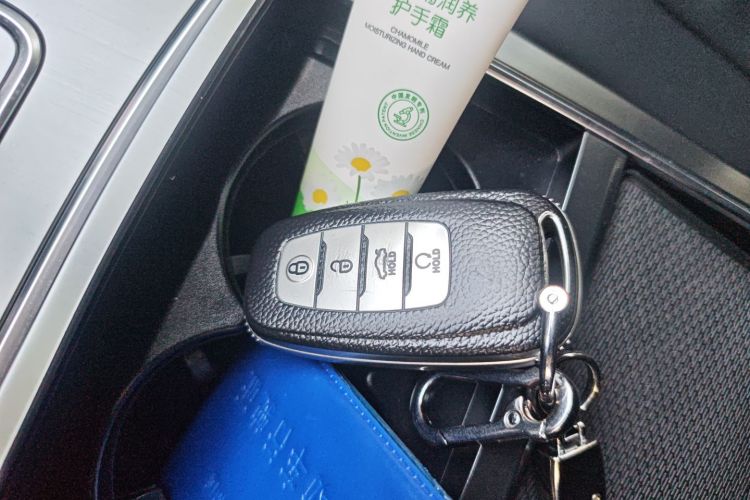 红旗H5 2022款 经典款 改款 1.5T DCT旗韵版中控内饰11