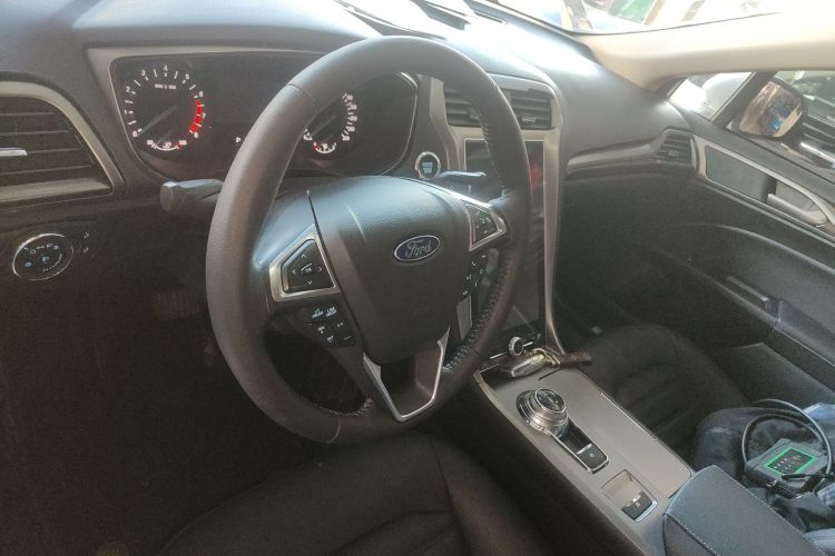 福特 蒙迪欧 2020款 EcoBoost 180 时尚型局部细节13