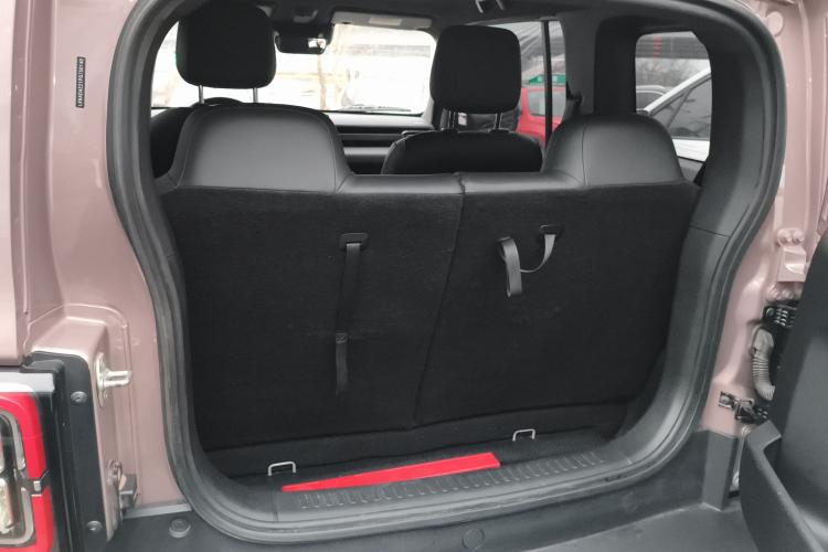 宝骏悦也 2023款 智尊版机舱底盘23