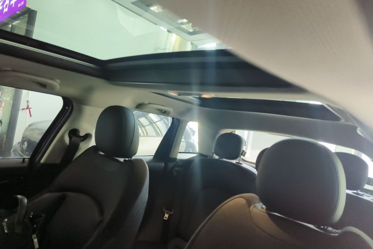 MINI 2019款 1.5T COOPER 艺术家 五门版局部细节22