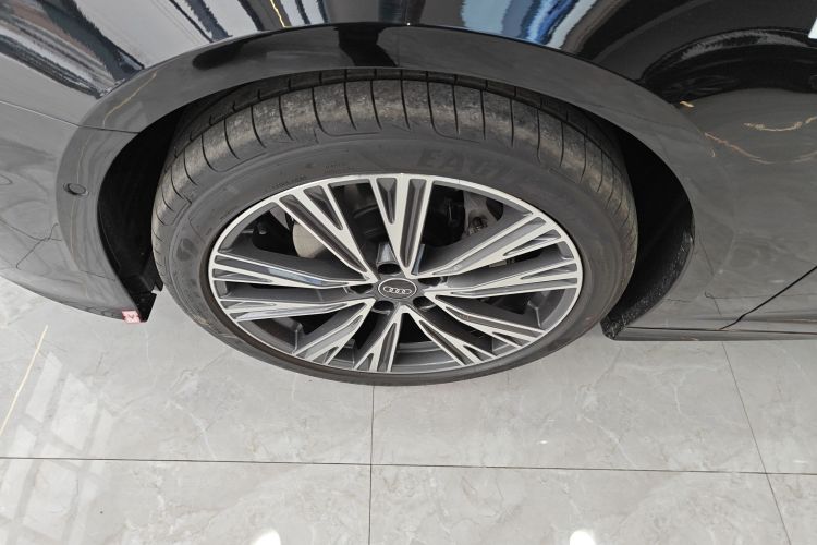 奥迪A6L 2026款 45 TFSI quattro 臻选动感型车身外观6007