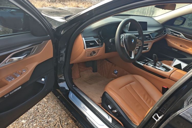 宝马7系 2017款 730Li 领先型中控内饰20