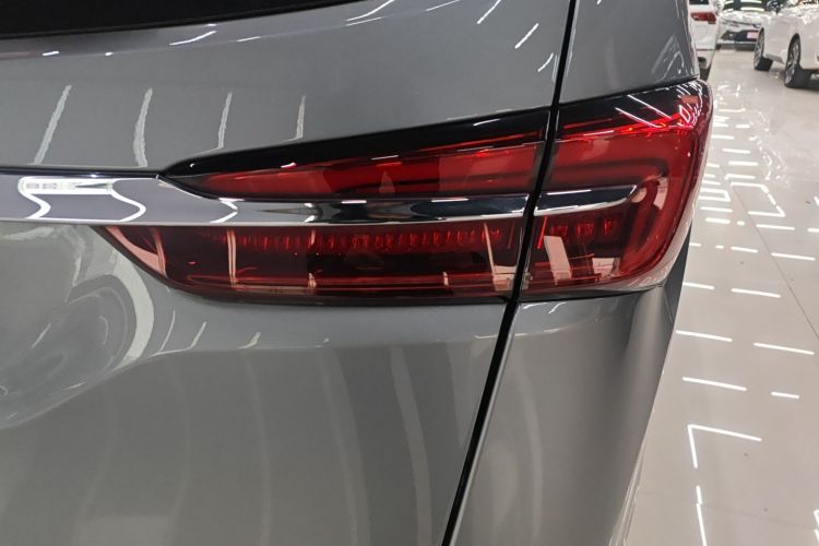 别克GL8 2023款 陆上公务舱 智享型车身外观6006