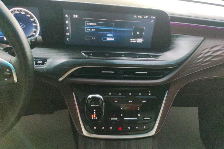 别克GL8 2022款 Avenir艾维亚 六座贤礼版中控内饰16