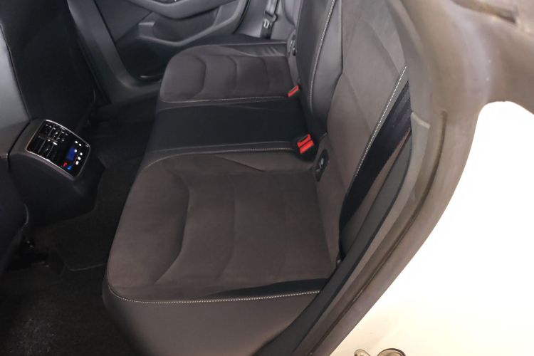 一汽-大众CC 2024款 330TSI 炫目版中控内饰7004