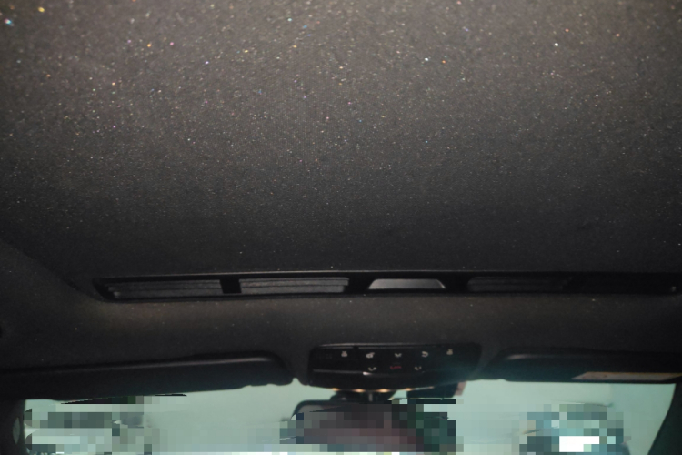 奔驰C级 2018款 C 200 运动版局部细节22