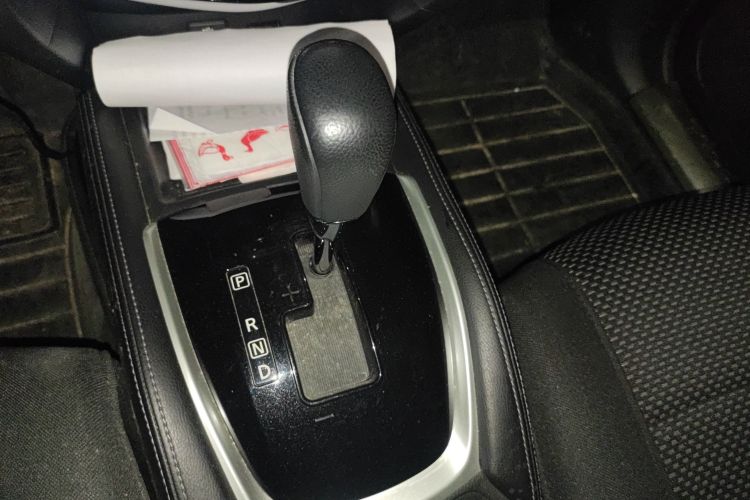 日产 奇骏 2014款 2.5L CVT至尊版 4WD局部细节18