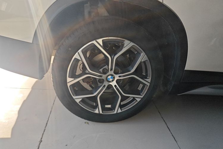 宝马X1 2020款 sDrive20Li 尊享型车身外观6008