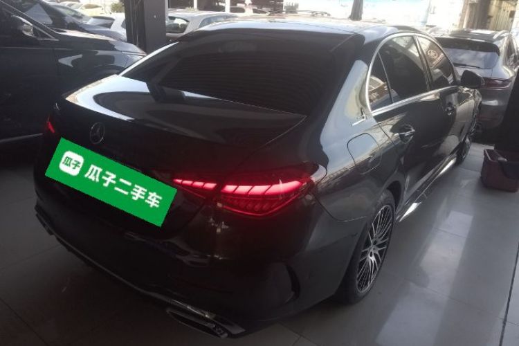 奔驰C级 2022款 C 260 L 运动版车身外观7