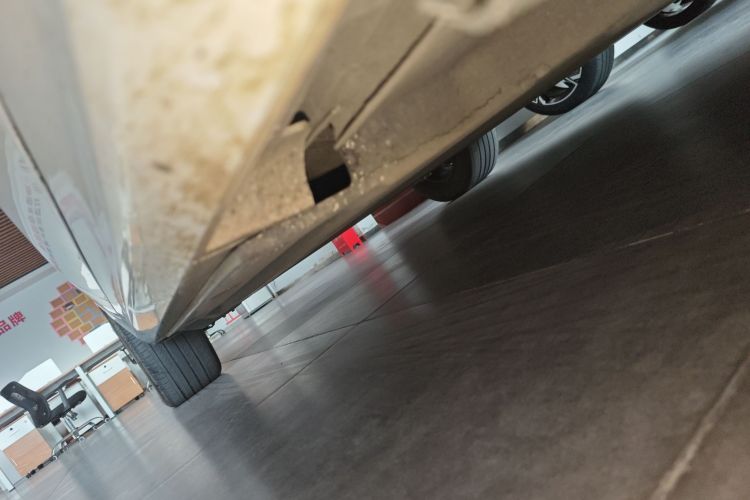 比亚迪 秦PLUS 2021款 EV 400KM 领畅版局部细节9001