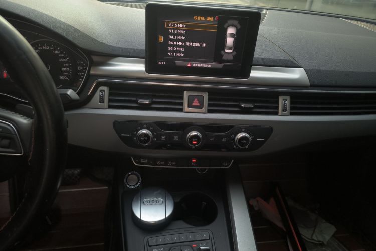 奥迪A4L 2019款 40 TFSI 进取型 国VI中控内饰16