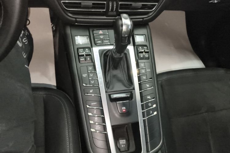 保时捷 2018款 Macan 2.0T中控内饰18