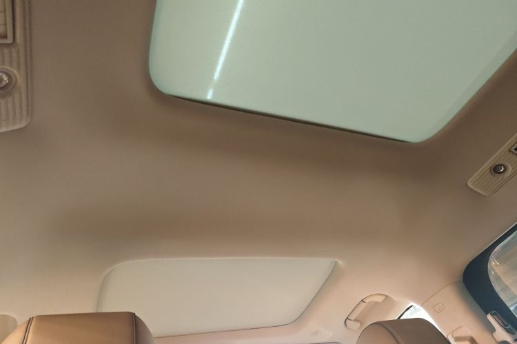 腾势D9 2022款 DM-i 970 四驱尊荣型局部细节22