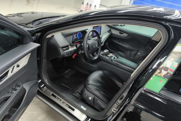 红旗E-QM5 2024款 610km PLUS中控内饰20