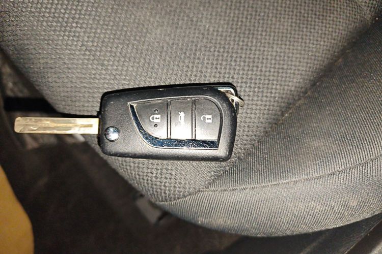 丰田 雷凌 2023款 TNGA 1.5L CVT进取版中控内饰11