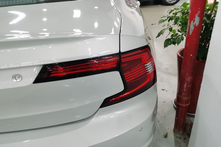 沃尔沃S90 2021款 B5 智远豪华版车身外观9