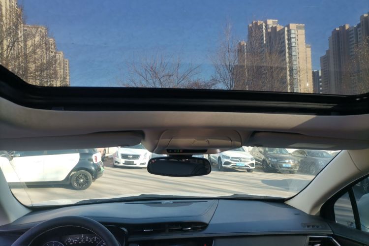 凯迪拉克XT5 2018款 28T 四驱豪华型中控内饰22