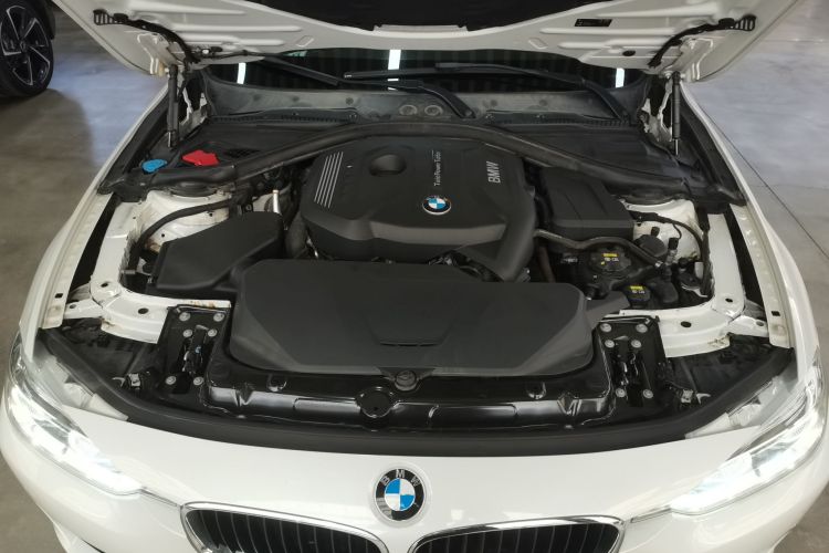 宝马3系 2017款 320Li xDrive 时尚型机舱底盘24