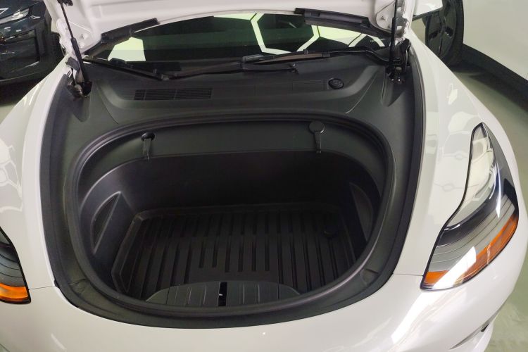 特斯拉 Model 3 2021款 Performance高性能全轮驱动版局部细节24