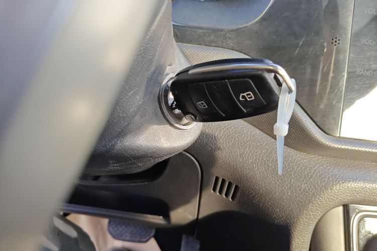 奇瑞 瑞虎3 2016款 1.6L CVT智尚版中控内饰7001