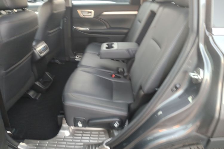 丰田 汉兰达 2018款  2.0T 两驱豪华版 7座 国VI中控内饰21