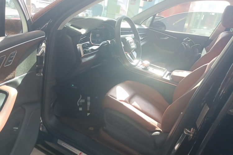 奥迪Q7 2023款 45 TFSI quattro S line运动型中控内饰7003