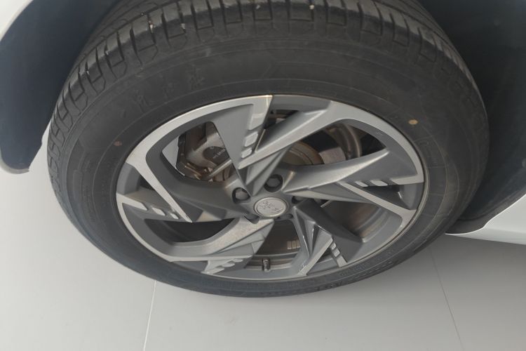 红旗HS3 PHEV 2024款 PHEV 115km 劲为版车身外观6008