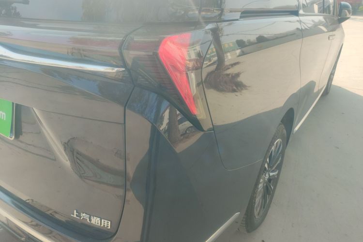 别克GL8 2025款 陆尊 尊享版车身外观9