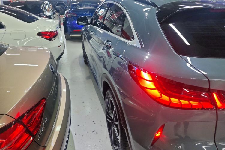 英菲尼迪QX55 2022款 2.0T 四驱耀享版车身外观4