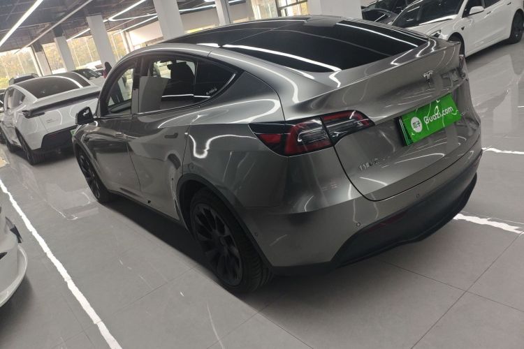 特斯拉 Model Y 2022款 长续航全轮驱动版车身外观4