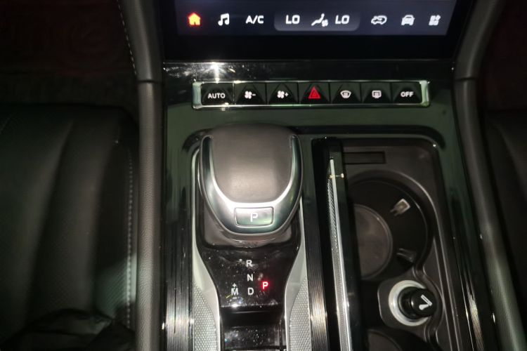 红旗H5 2024款 1.5T DCT智联旗韵版中控内饰18