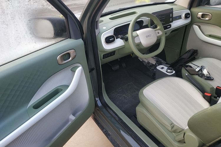 吉利银河 2025款 210km 熊猫骑士中控内饰20