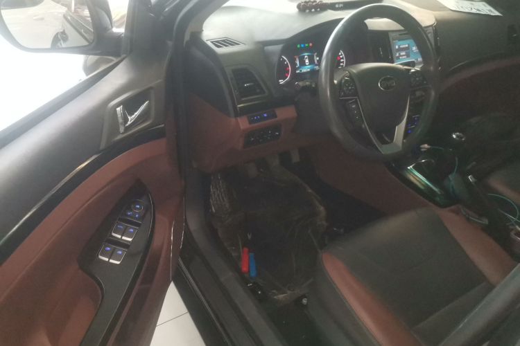 比亚迪 速锐 2016款 1.5L 手动精英型中控内饰20