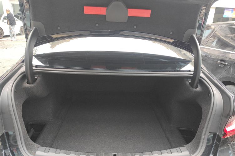 宝马3系 2023款 325Li M运动套装机舱底盘23