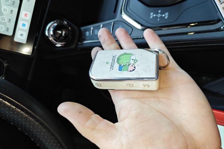 领克01 2023款 2.0TD 四驱暗夜版中控内饰11