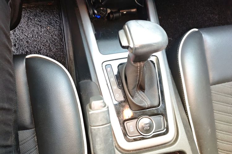 观致3 2014款 两厢 1.6T 自动致悦增强型中控内饰18