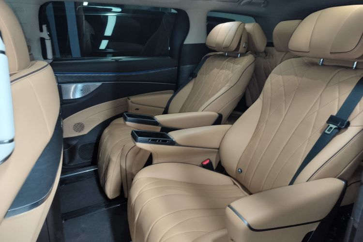 腾势D9 2024款 DM-i 980 四驱尊贵型中控内饰21