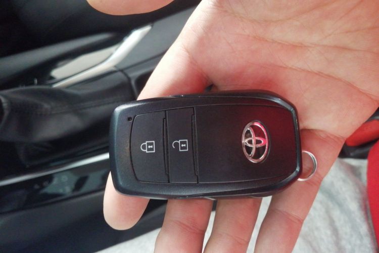 丰田 卡罗拉锐放 2024款 2.0L 精英版中控内饰7001