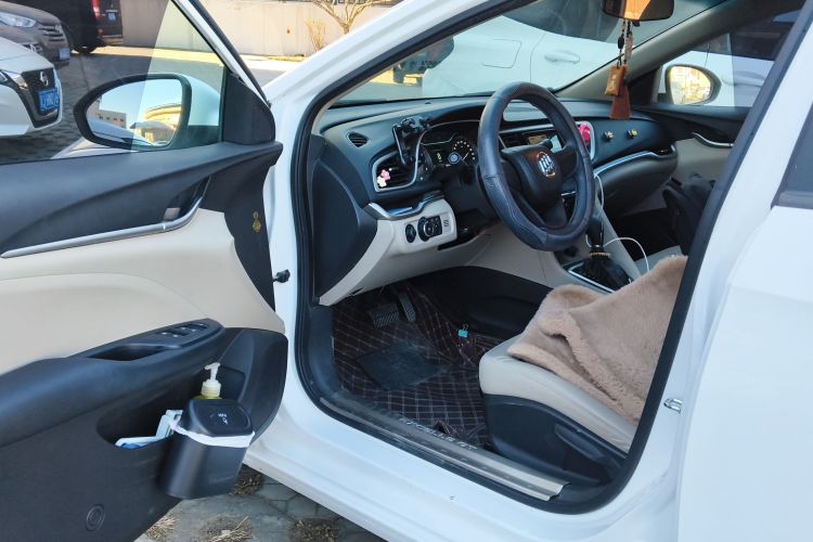 别克 英朗 2021款 改款 典范 1.5L 自动精英型中控内饰20