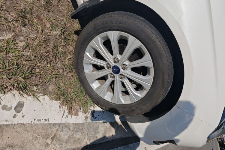 福特 福睿斯 2017款 幸福版 1.5L 自动时尚型车身外观10