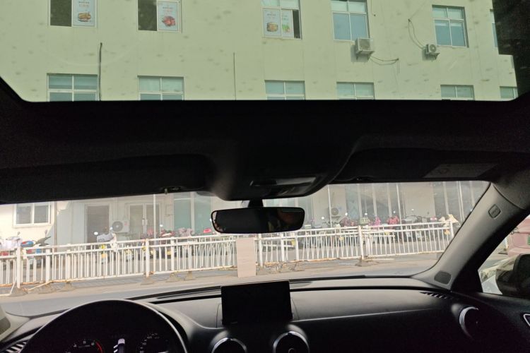 奥迪A3 2017款 Sportback 35 TFSI 风尚型中控内饰22