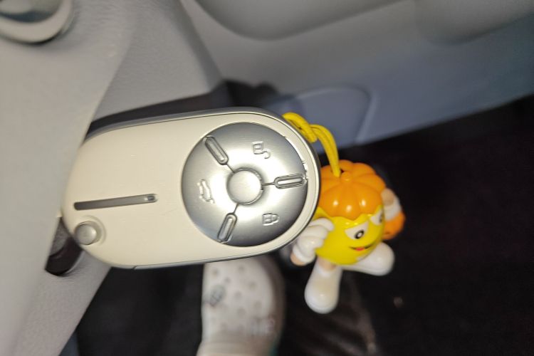 奔腾小马 2025款 222km 伶俐马中控内饰11