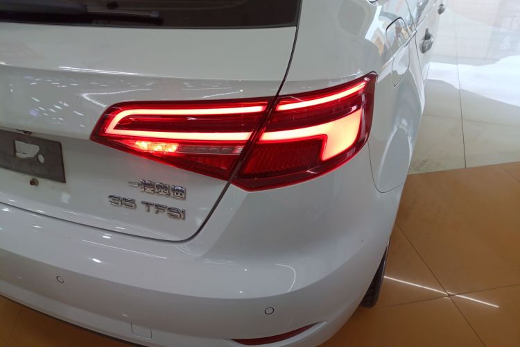 奥迪A3 2017款 Sportback 35 TFSI 进取型车身外观6006
