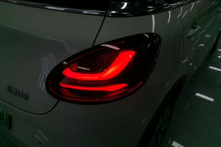 五菱汽车 五菱缤果 2023款 410km 灵犀尊享款车身外观6001