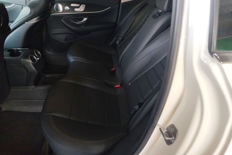 奔驰E级 2020款 E 300 L 运动豪华型中控内饰7004