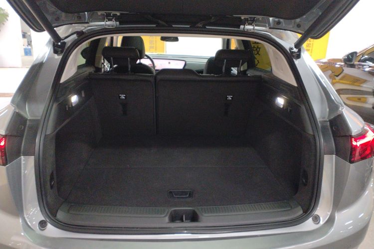 别克 昂科威 2025款 25T 进享白金版机舱底盘23