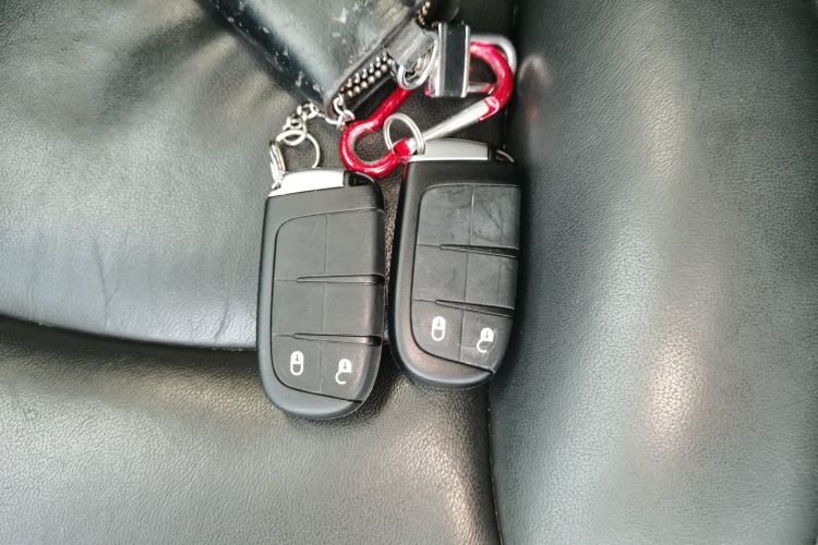 道奇 酷威 2015款 2.0TD 四驱尊尚版中控内饰7001