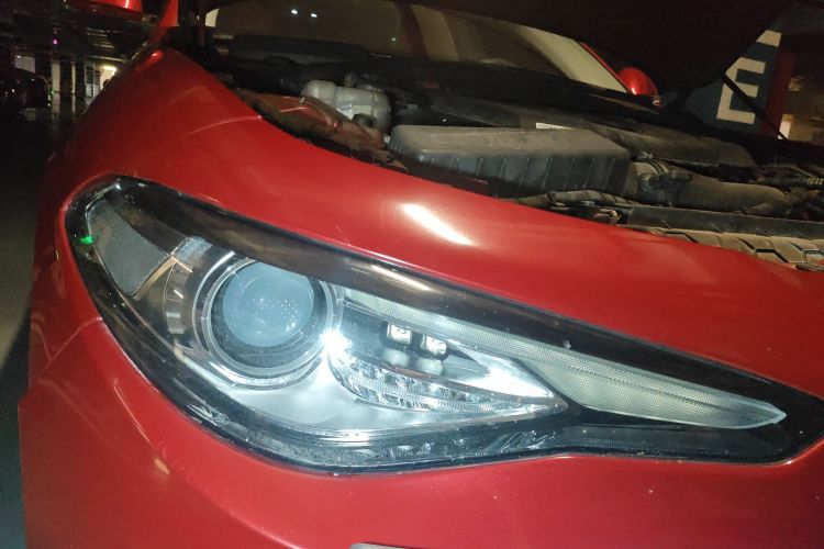 阿尔法·罗密欧 Giulia朱丽叶 2017款 2.0T 280HP Milano限量版车身外观8