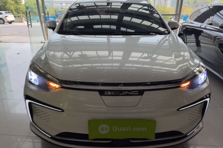 北京汽车 北京EU5 2020款 经典款 R500 智风版车身外观2